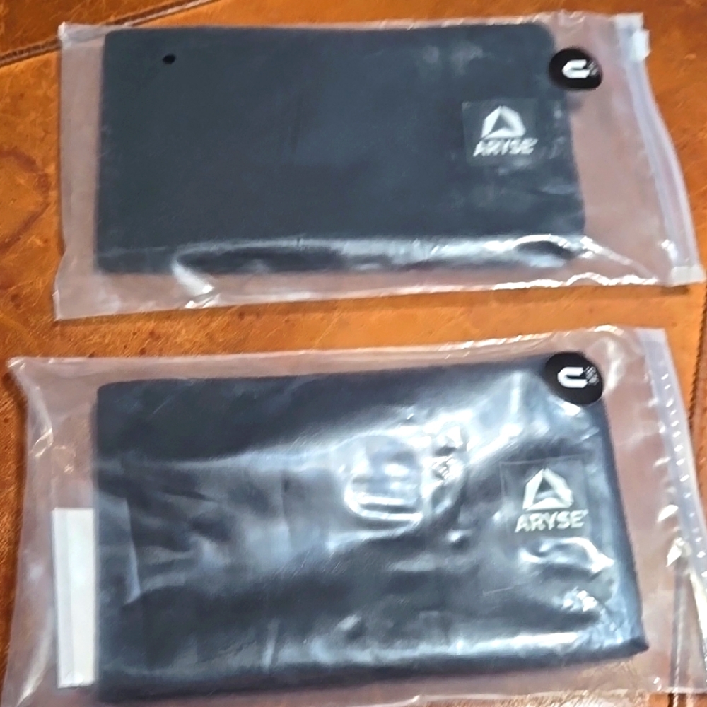 2 ARYSE Black Compression Knee Wraps Unisex